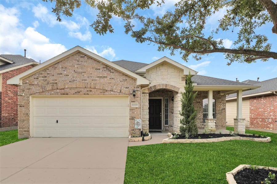 Property photo for 15319 Tupelo Drive, Cypress, TX