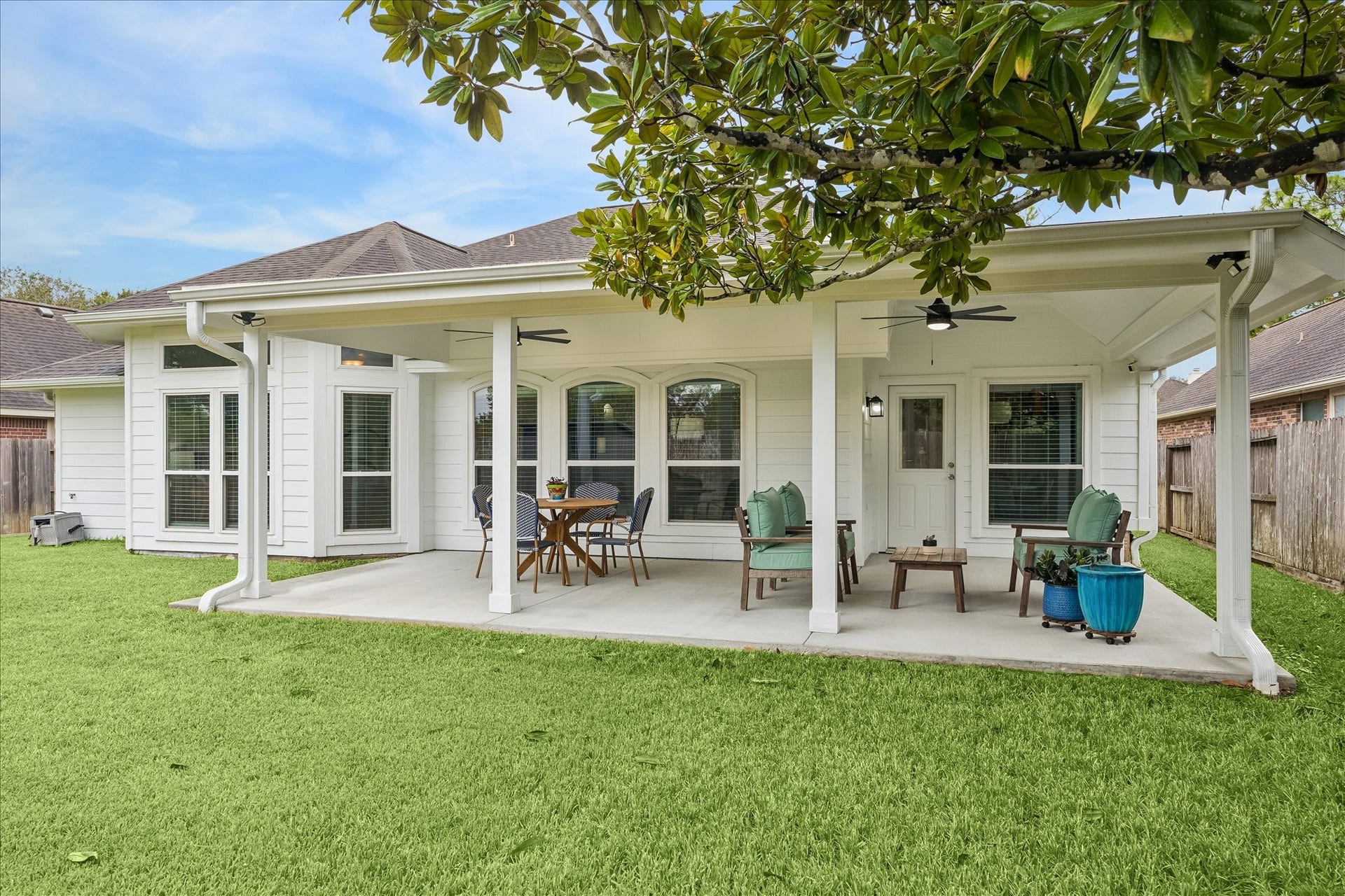 4114 Stonehurst Drive, Pearland, TX 77584 Room to relax, play, and enjoy the outdoors! The beautifully maintained backyard offers an inviting stretch of green space with endless possibilities for outdoor activities, gardening, or simply soaking up the sunshine.