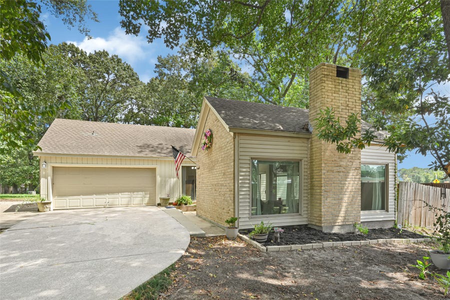 Property photo for 71 April Wind Drive S, Conroe, TX