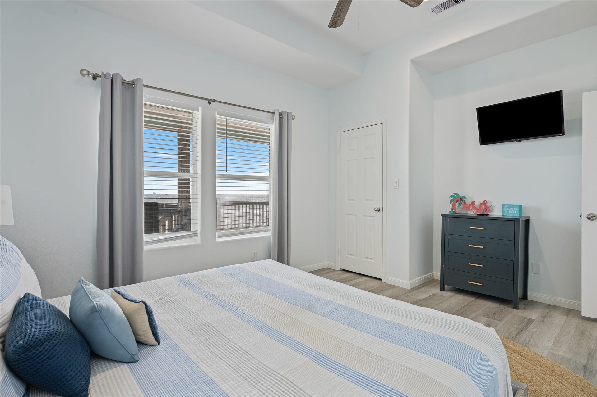 992 Hilton Head, Gilchrist, TX 77617 992 Hilton Head, Gilchrist, TX 77617