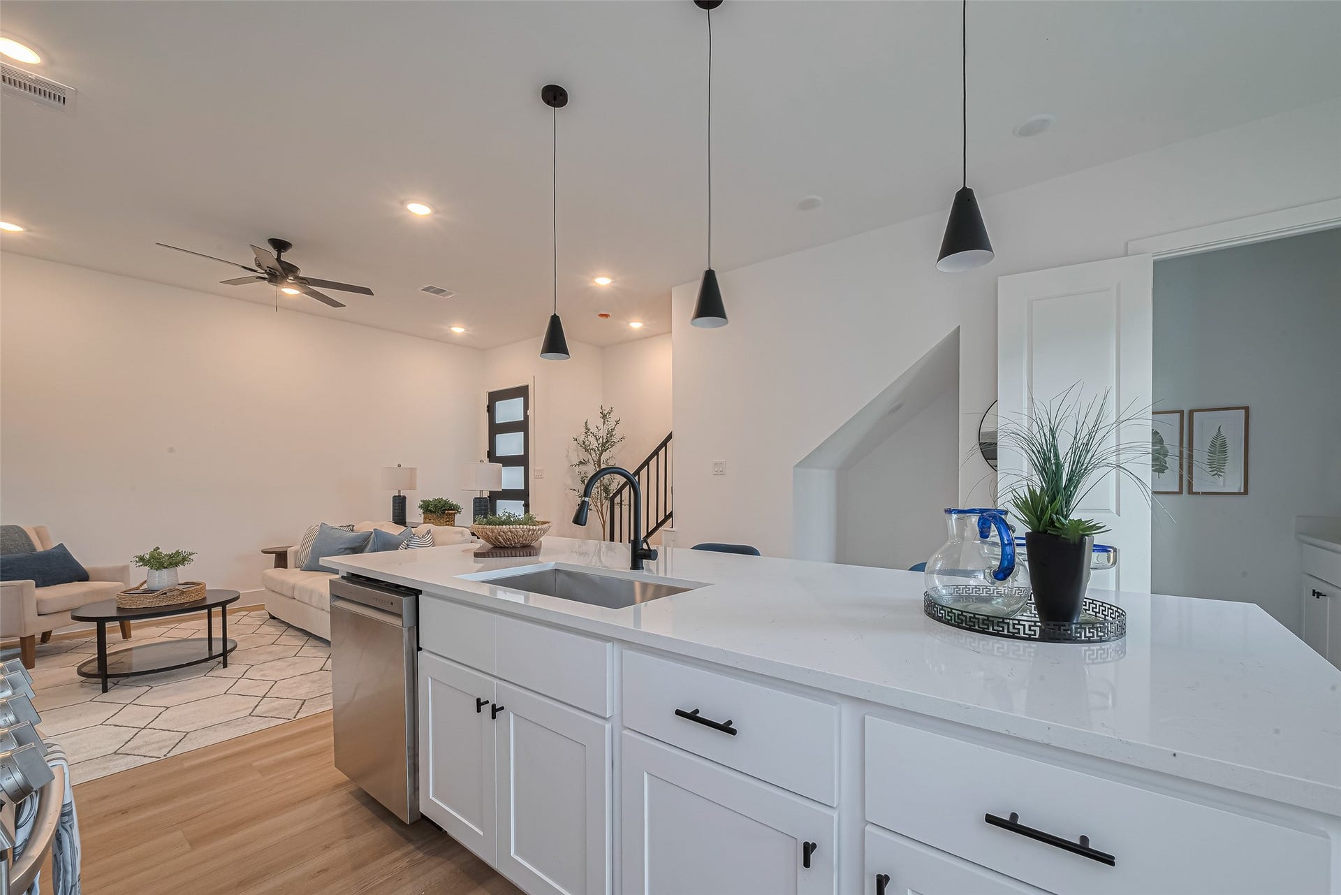 2118 - 2120 Creston Drive, Houston, TX 77026 2118 - 2120 Creston Drive, Houston, TX 77026