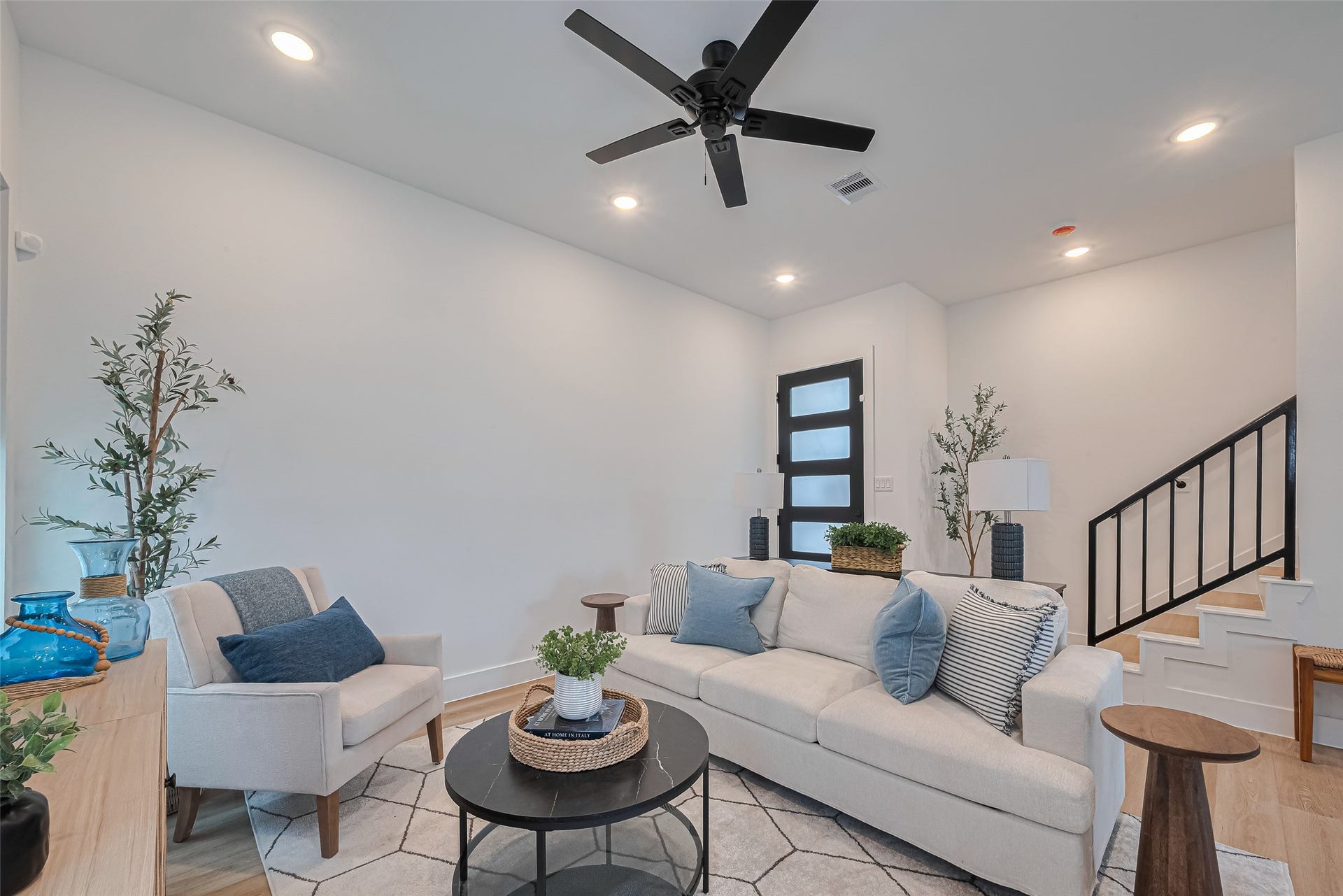 2118 - 2120 Creston Drive, Houston, TX 77026 2118 - 2120 Creston Drive, Houston, TX 77026