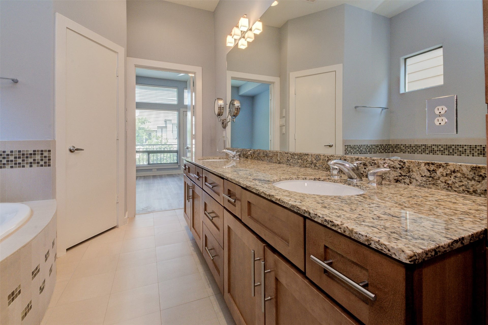 2314 Arabelle Street, Houston, TX 77007 2314 Arabelle Street, Houston, TX 77007