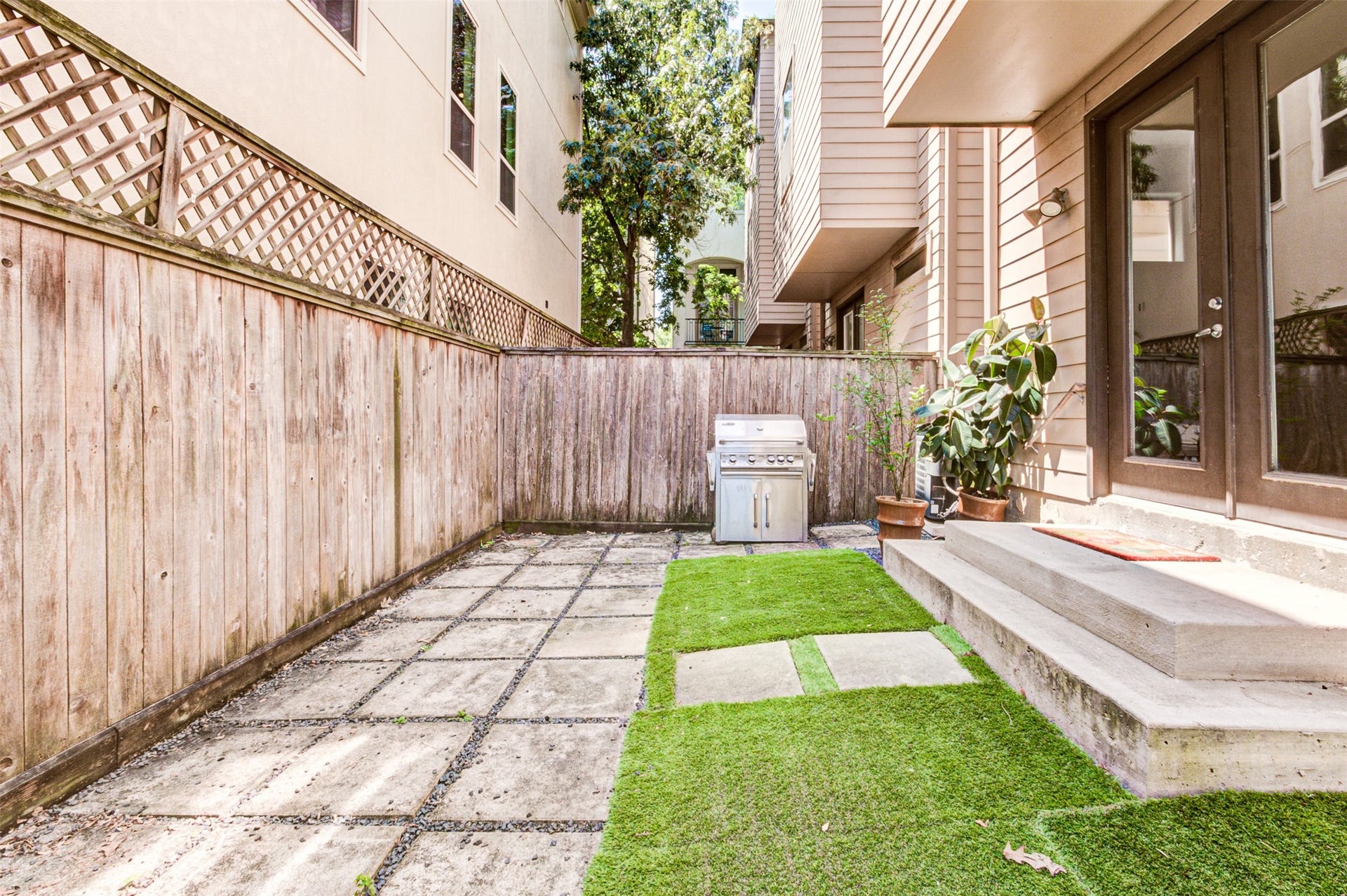 2314 Arabelle Street, Houston, TX 77007 2314 Arabelle Street, Houston, TX 77007