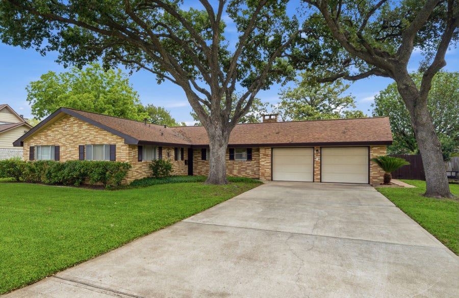 Property photo for 302 Village Drive, Sugar Land, TX