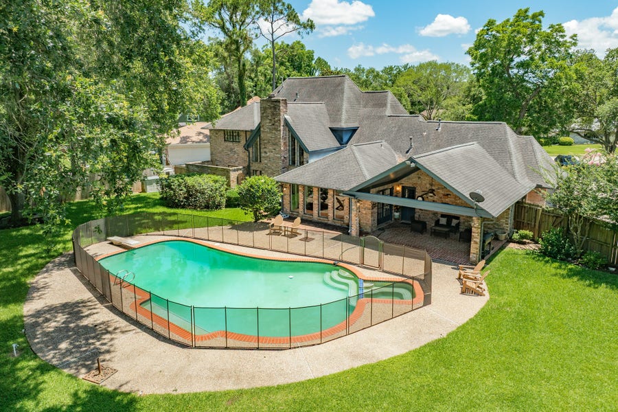 Property photo for 110 Sequoia, Lake Jackson, TX