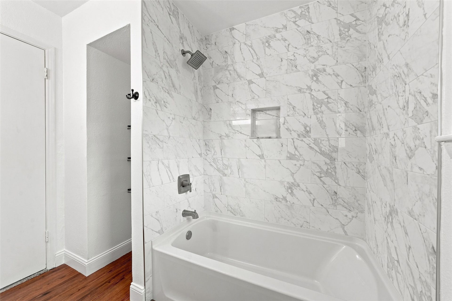 21735 Greenham Drive, Houston, TX 77388 21735 Greenham Drive, Houston, TX 77388