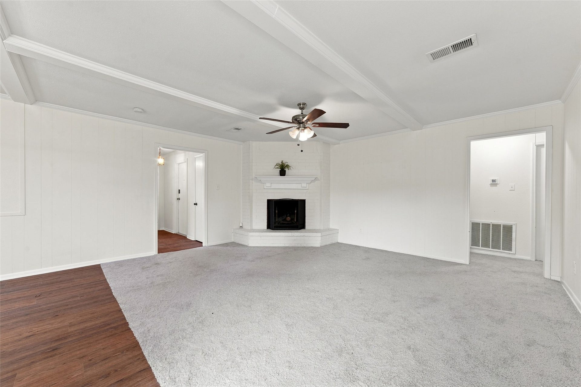21735 Greenham Drive, Houston, TX 77388 21735 Greenham Drive, Houston, TX 77388