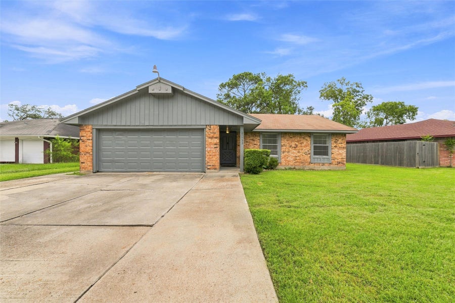 Property photo for 21735 Greenham Drive, Houston, TX