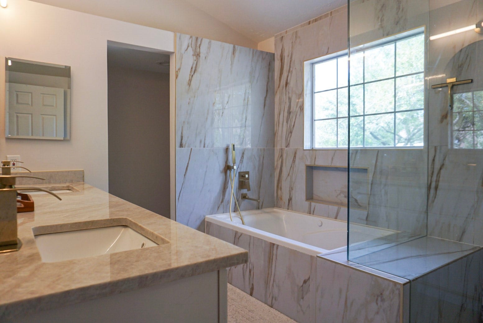 16910 Poplar Hill Street, Houston, TX 77095 Another angle of the primary bathroom