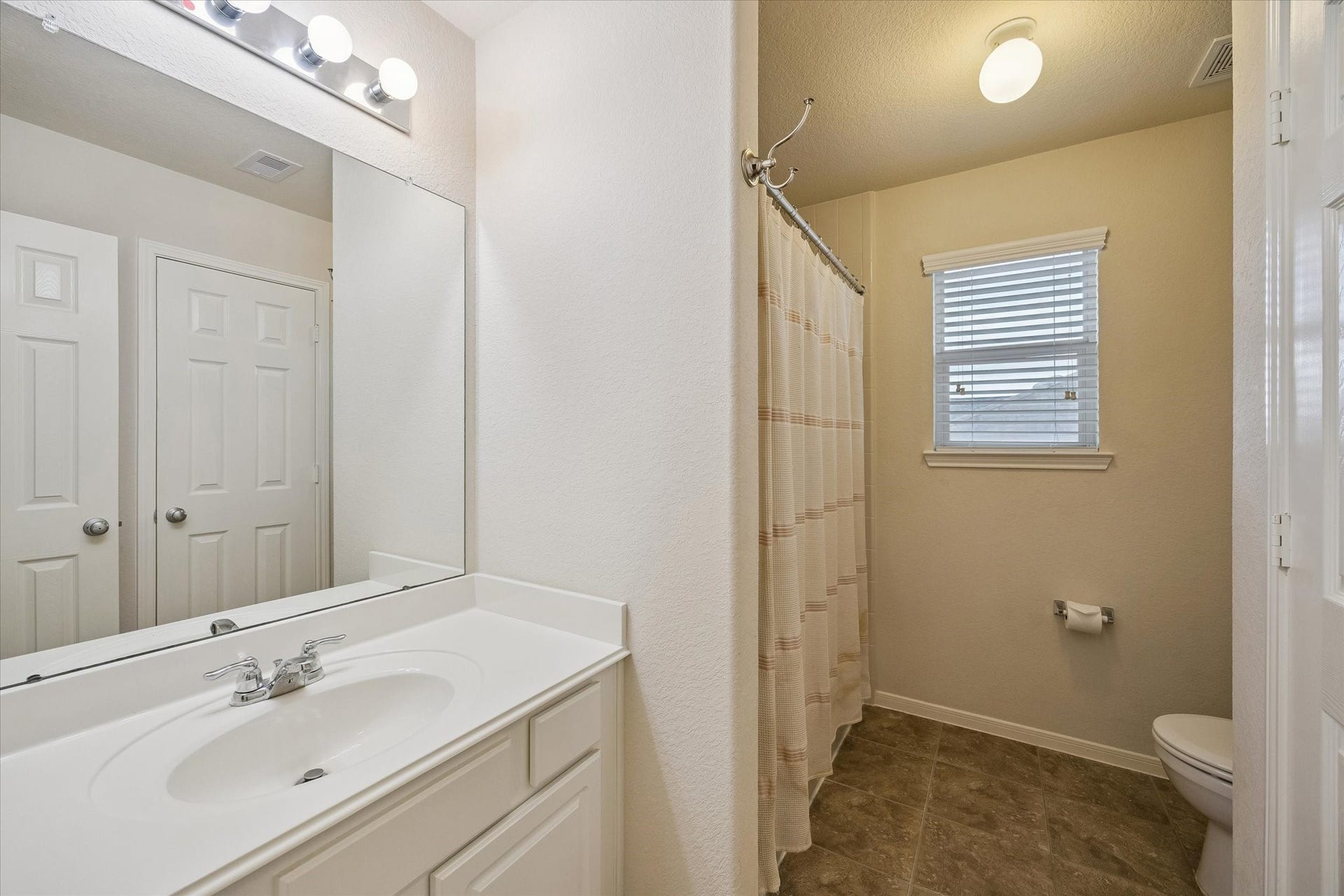 13915 Early Dew Court, Houston, TX 77045