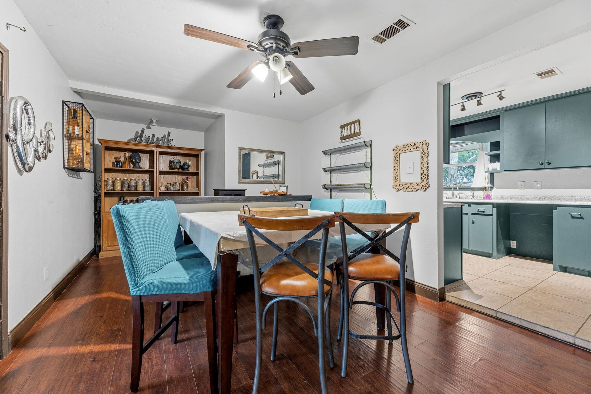 1034 Royal Oak Drive, Dickinson, TX 77539 1034 Royal Oak Drive, Dickinson, TX 77539