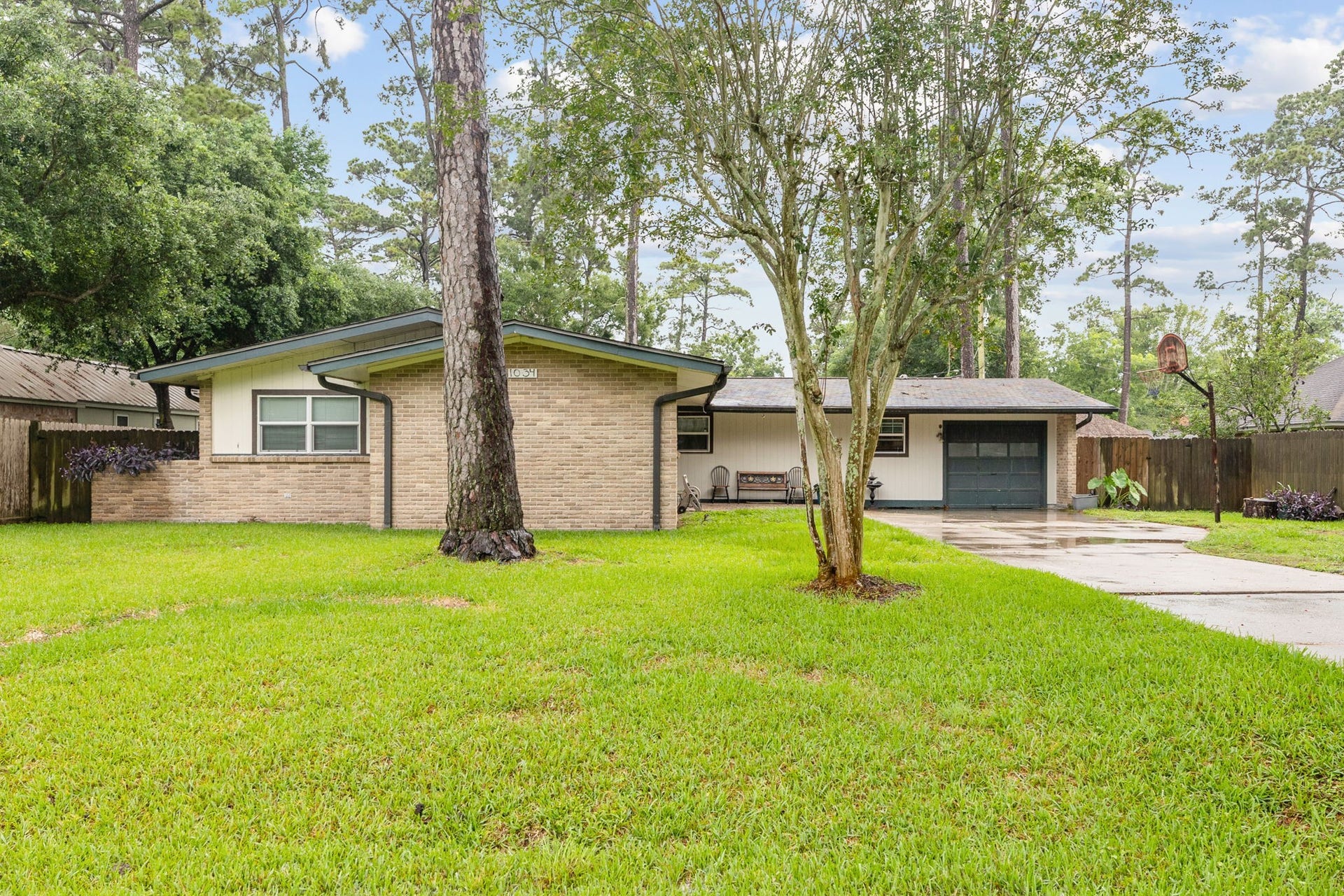 1034 Royal Oak Drive, Dickinson, TX 77539 1034 Royal Oak Drive, Dickinson, TX 77539