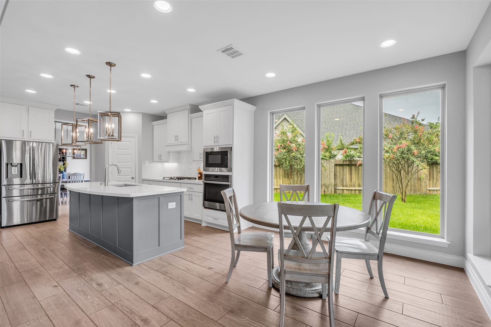Breakfast area next to kitchen