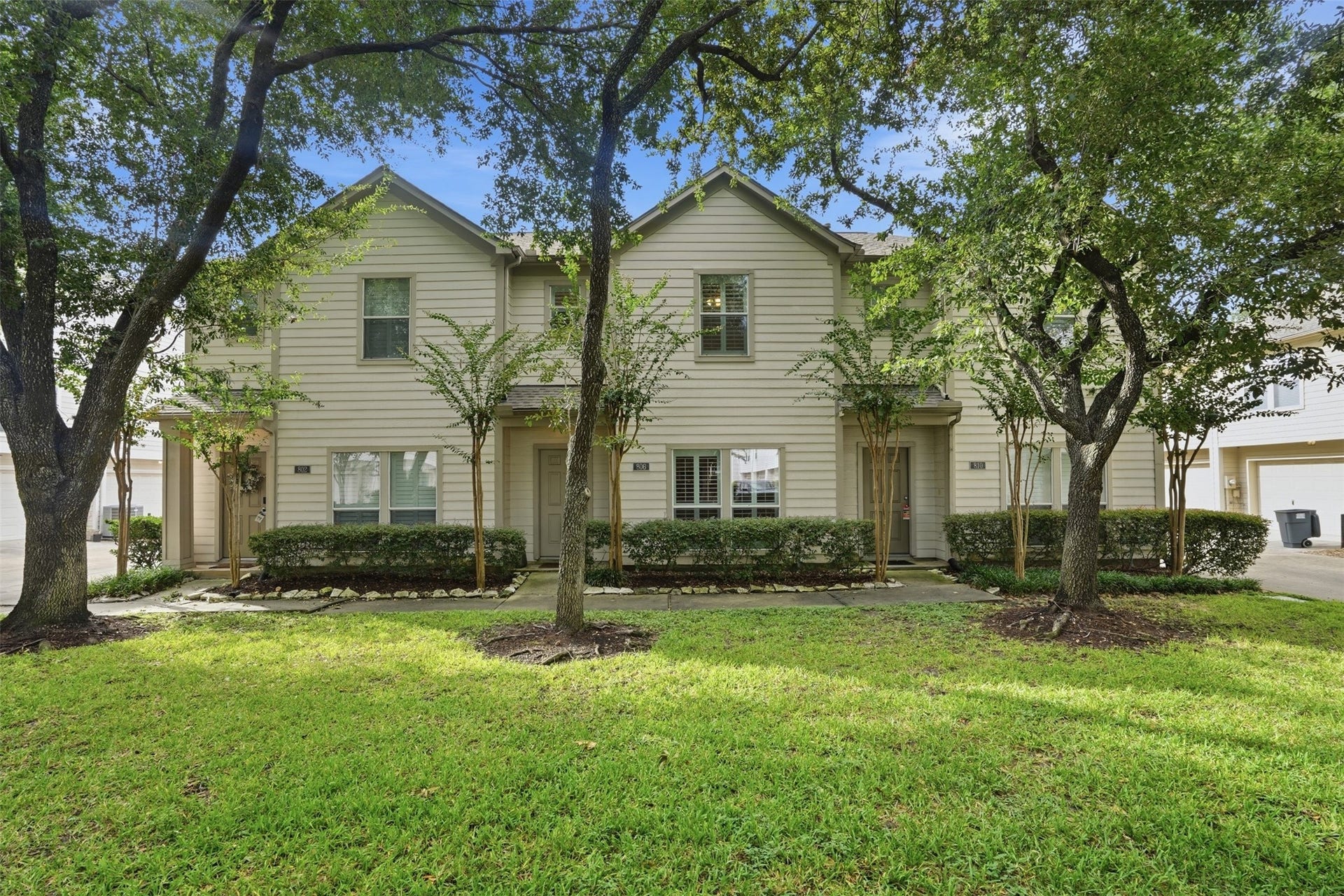 806 W Heights Hollow Lane, Houston, TX 77007 806 W Heights Hollow Lane, Houston, TX 77007