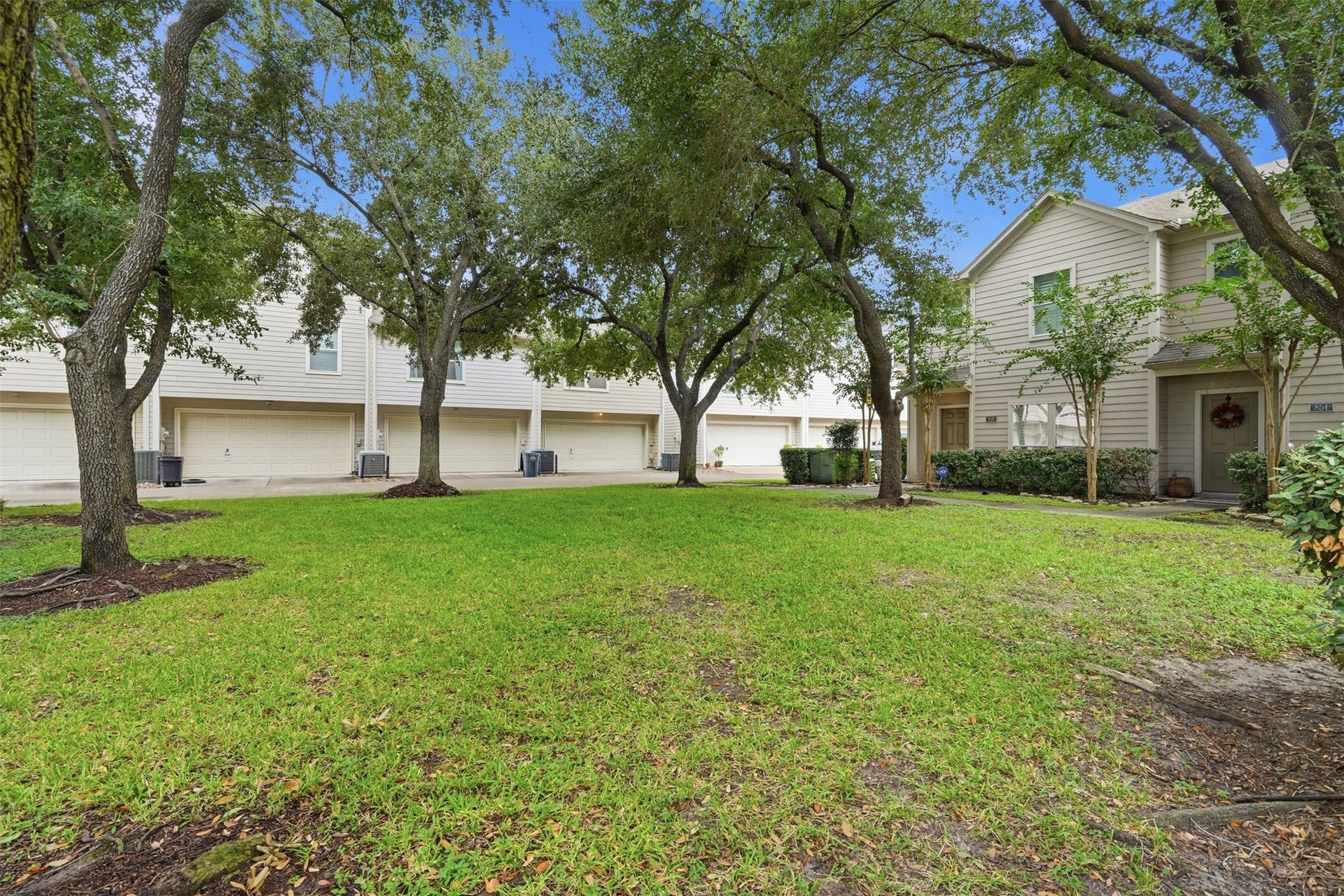 806 W Heights Hollow Lane, Houston, TX 77007 806 W Heights Hollow Lane, Houston, TX 77007