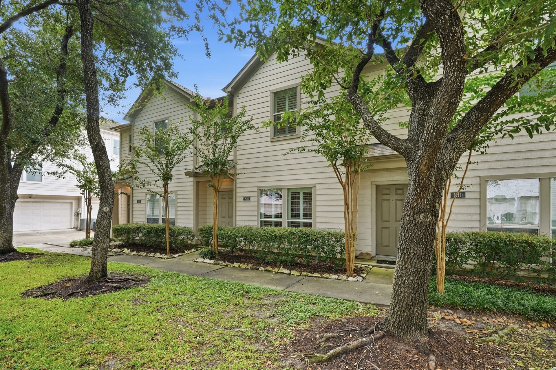 806 W Heights Hollow Lane, Houston, TX 77007 806 W Heights Hollow Lane, Houston, TX 77007