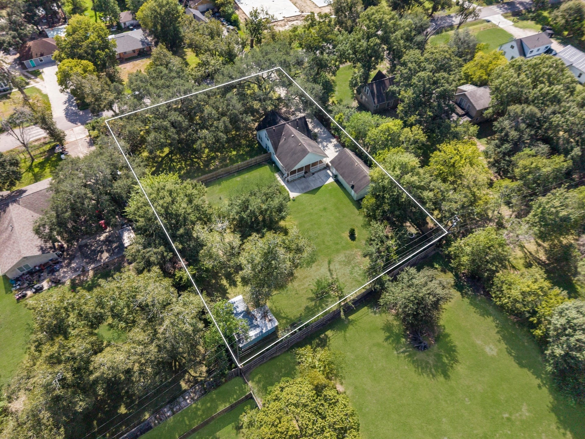 7475 Ashburn Street, Houston, TX 77061 7475 Ashburn Street, Houston, TX 77061