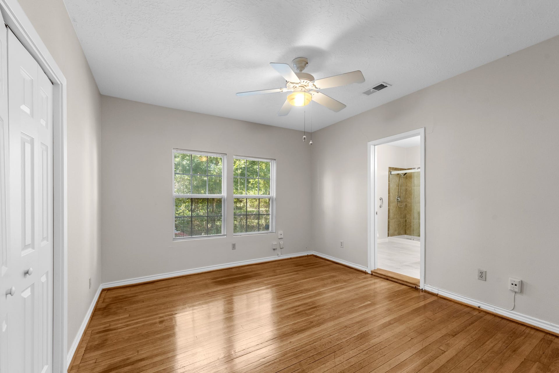 7475 Ashburn Street, Houston, TX 77061 7475 Ashburn Street, Houston, TX 77061