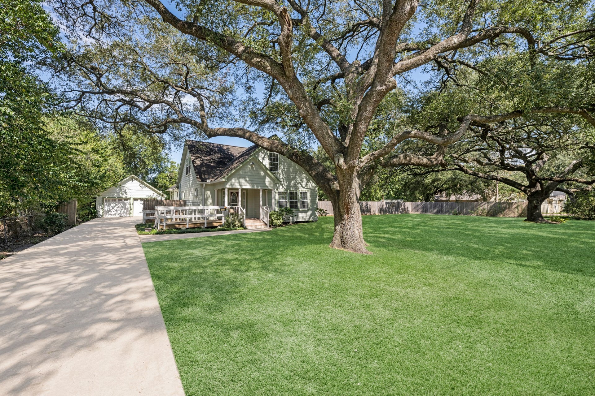 7475 Ashburn Street, Houston, TX 77061 7475 Ashburn Street, Houston, TX 77061
