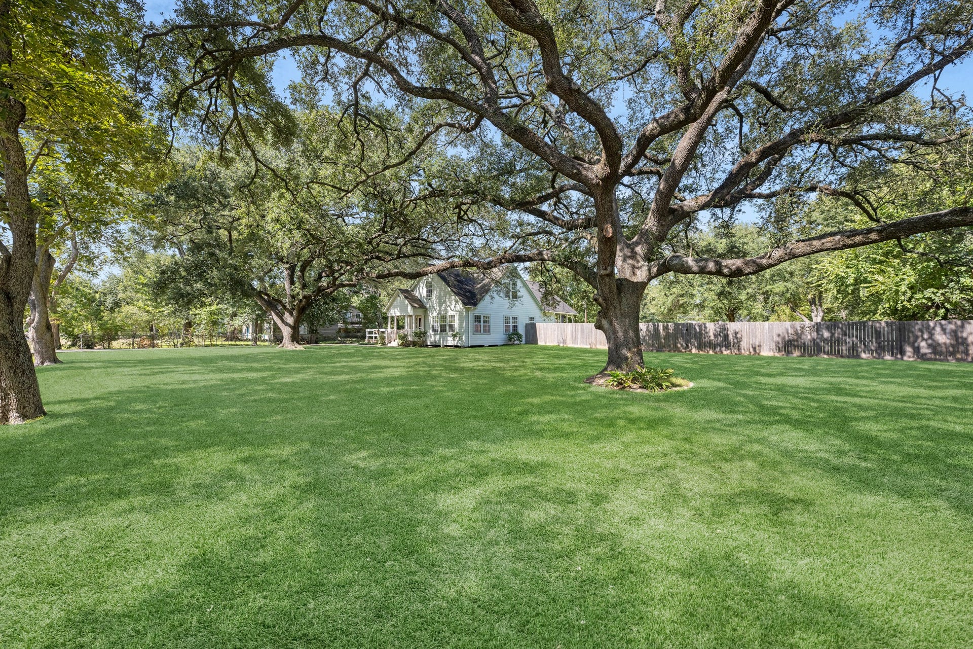 7475 Ashburn Street, Houston, TX 77061 7475 Ashburn Street, Houston, TX 77061
