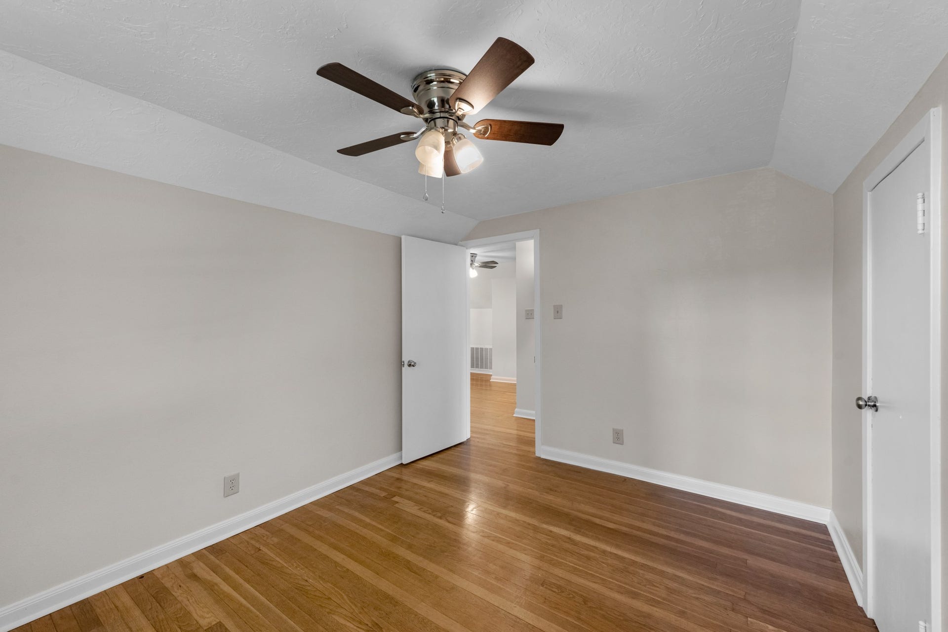 7475 Ashburn Street, Houston, TX 77061 7475 Ashburn Street, Houston, TX 77061