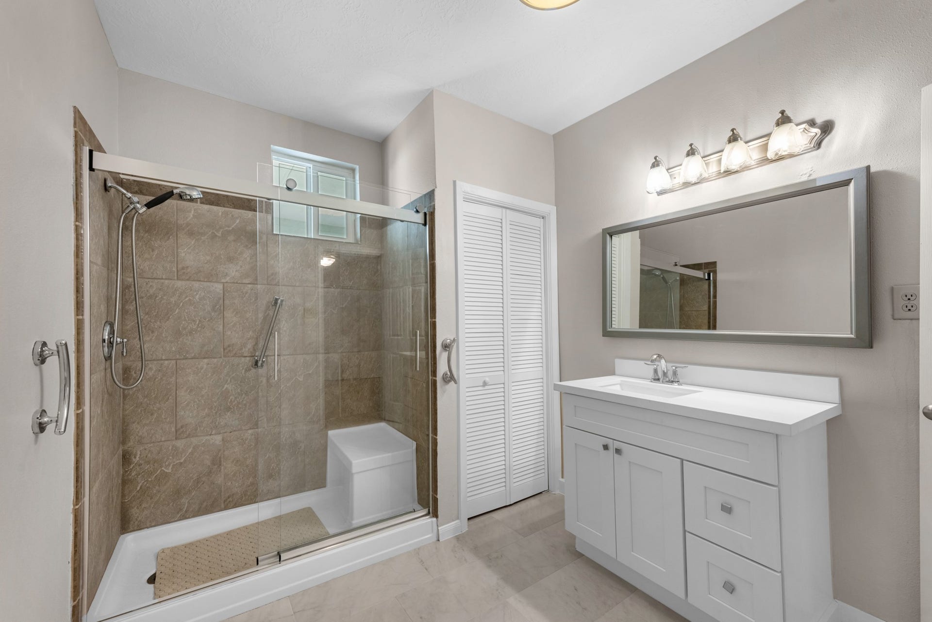 7475 Ashburn Street, Houston, TX 77061 7475 Ashburn Street, Houston, TX 77061