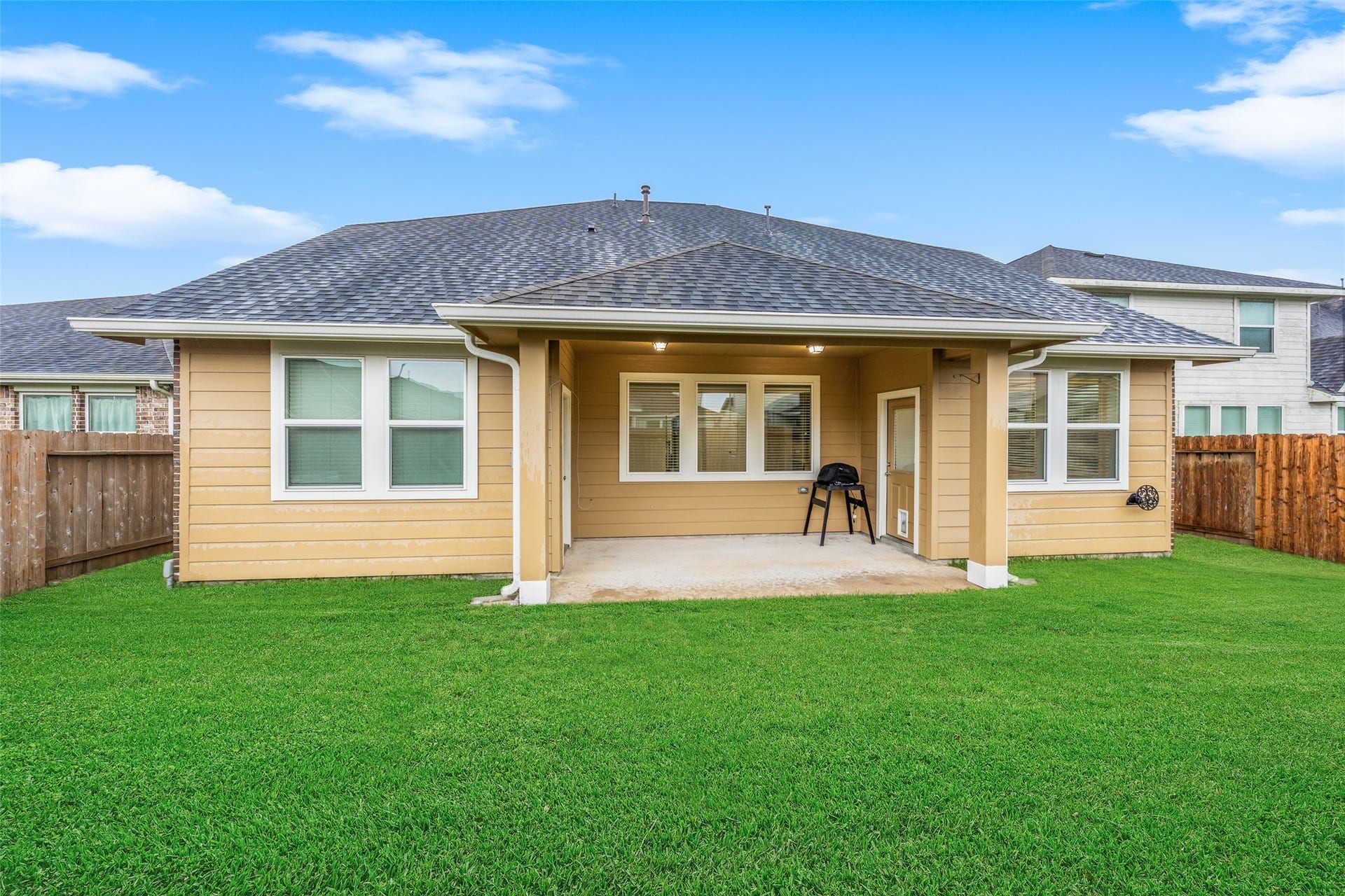 5182 Echo Falls Drive, Alvin, TX 77511 Take a look at the back patio ready for fun and BBQs. It can also be accessed via the primary bedroom!