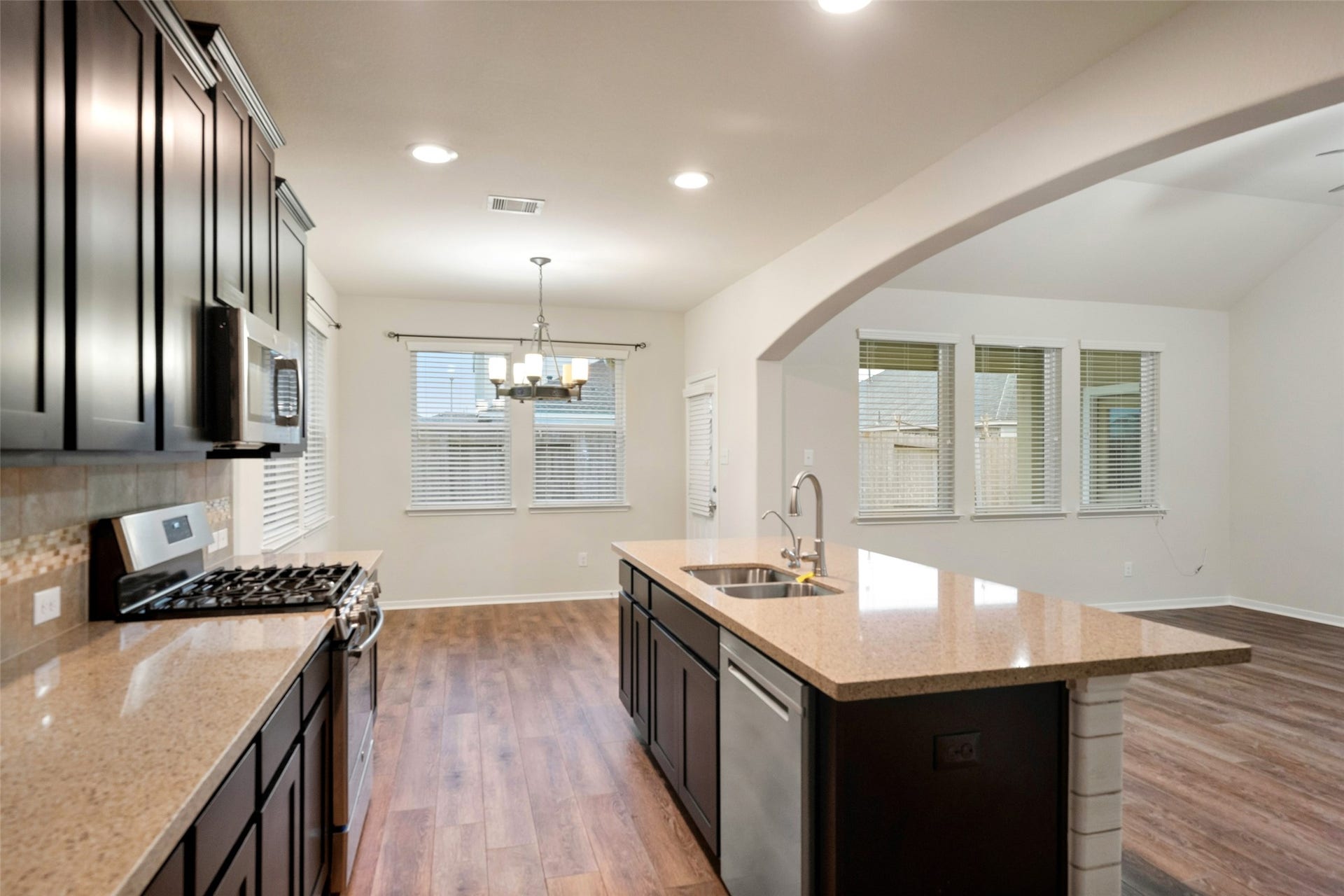 5182 Echo Falls Drive, Alvin, TX 77511 5182 Echo Falls Drive, Alvin, TX 77511