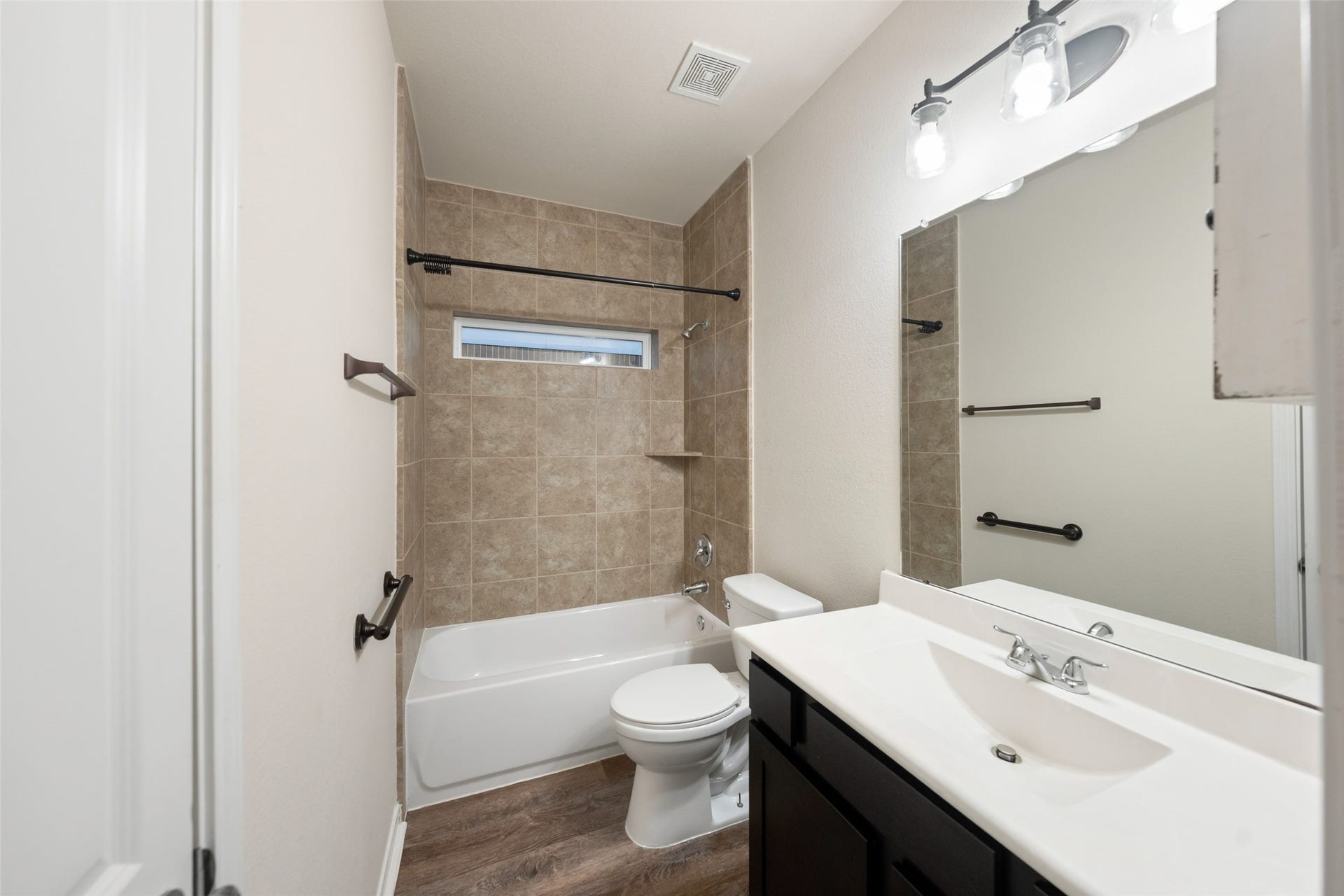 5182 Echo Falls Drive, Alvin, TX 77511 5182 Echo Falls Drive, Alvin, TX 77511