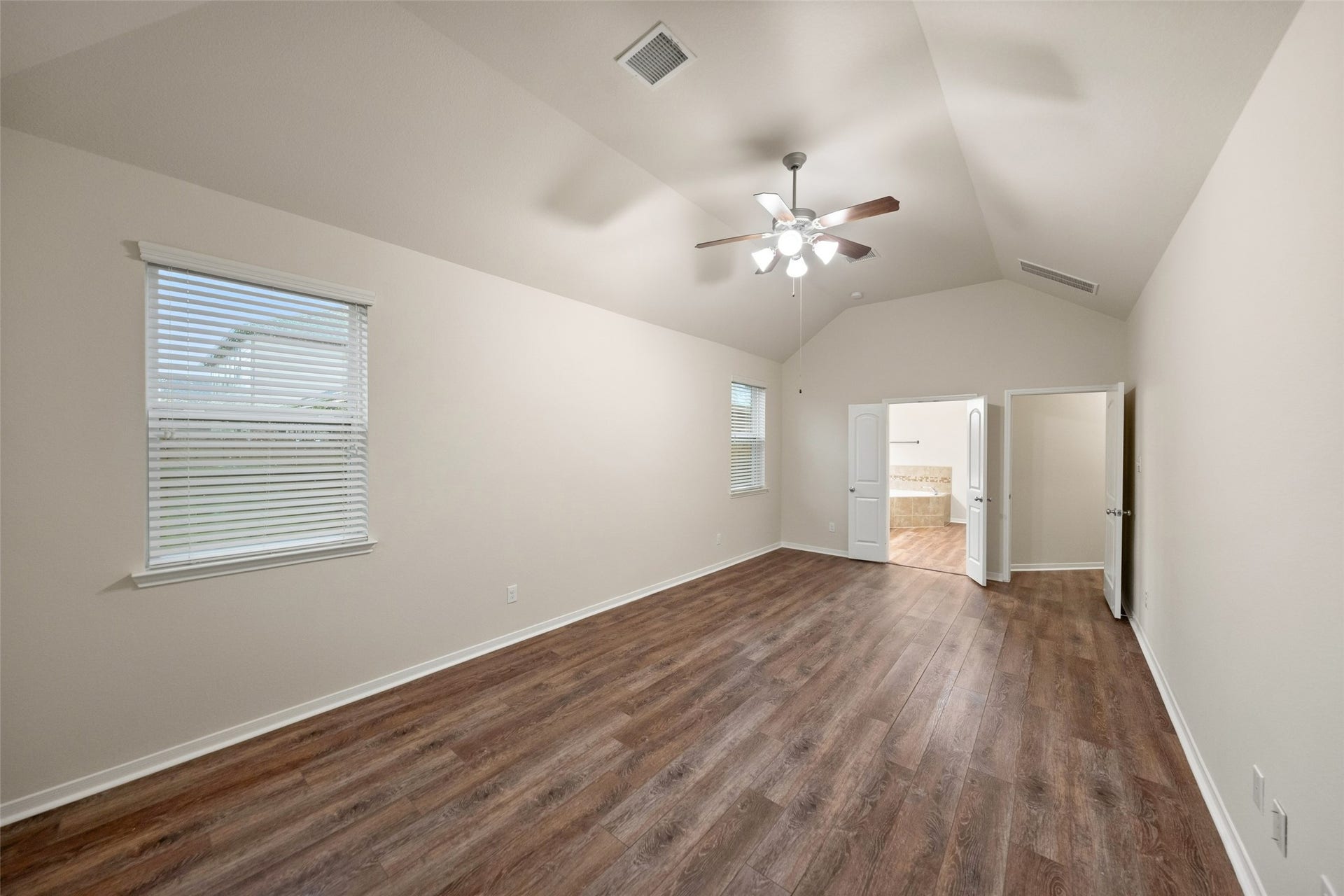 5182 Echo Falls Drive, Alvin, TX 77511 5182 Echo Falls Drive, Alvin, TX 77511