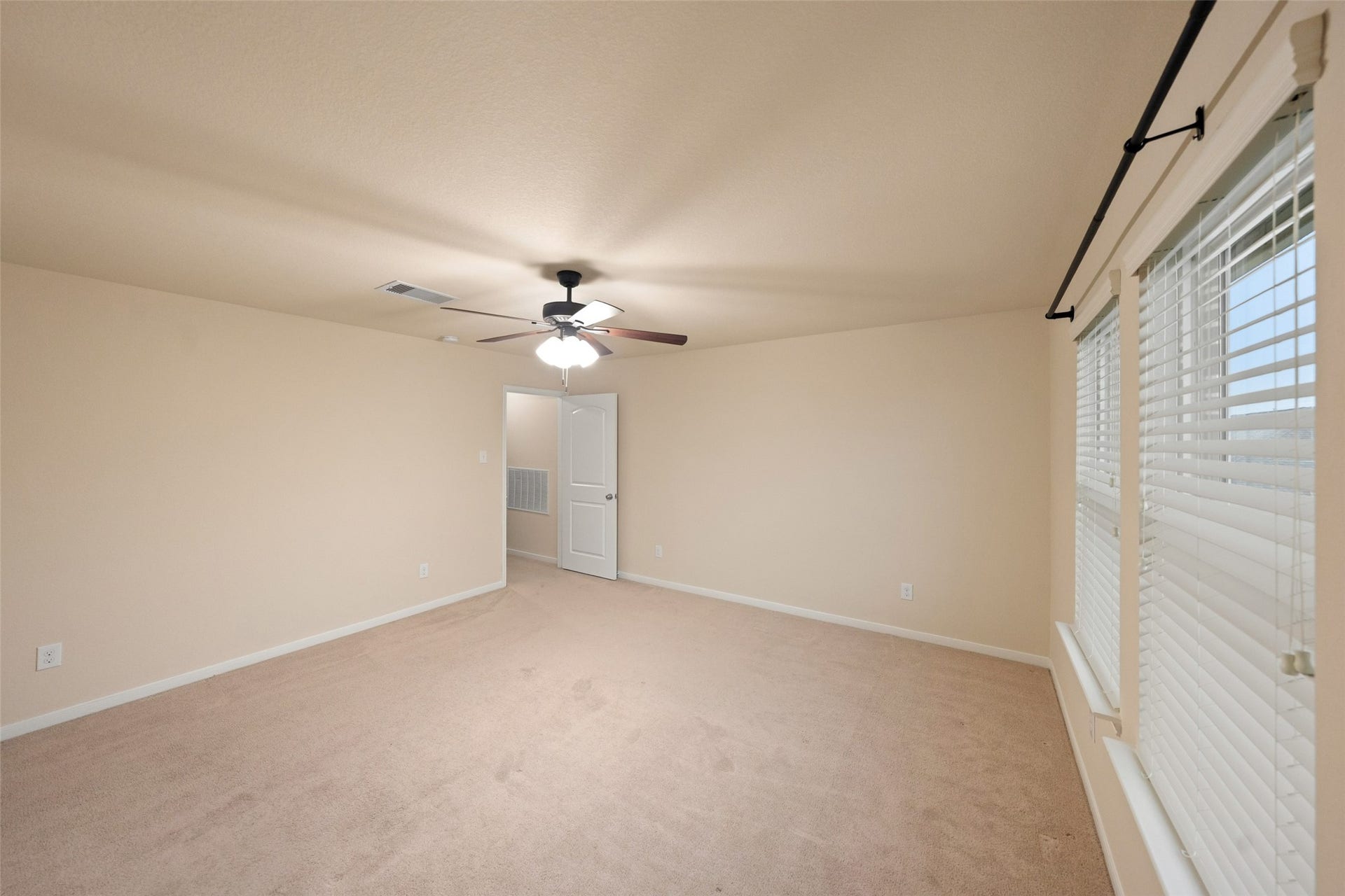 5182 Echo Falls Drive, Alvin, TX 77511 5182 Echo Falls Drive, Alvin, TX 77511