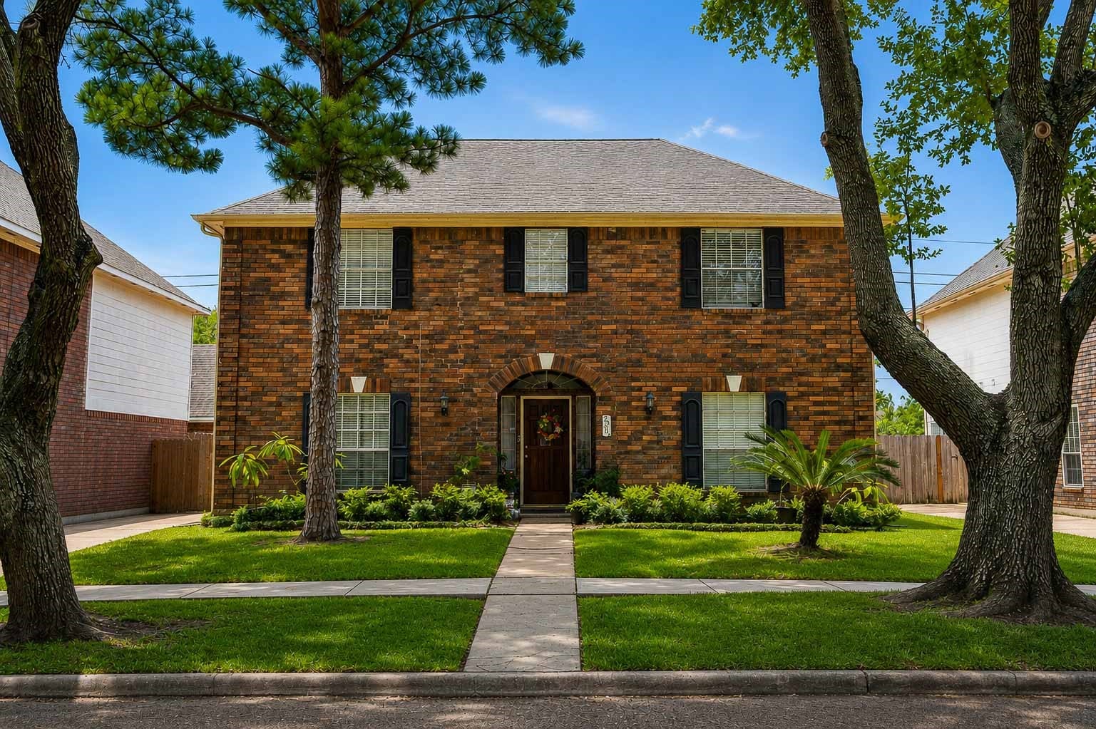 2306 Bent River Drive, Sugar Land, TX 77479 Welcome home to 2306 Bent River Dr!