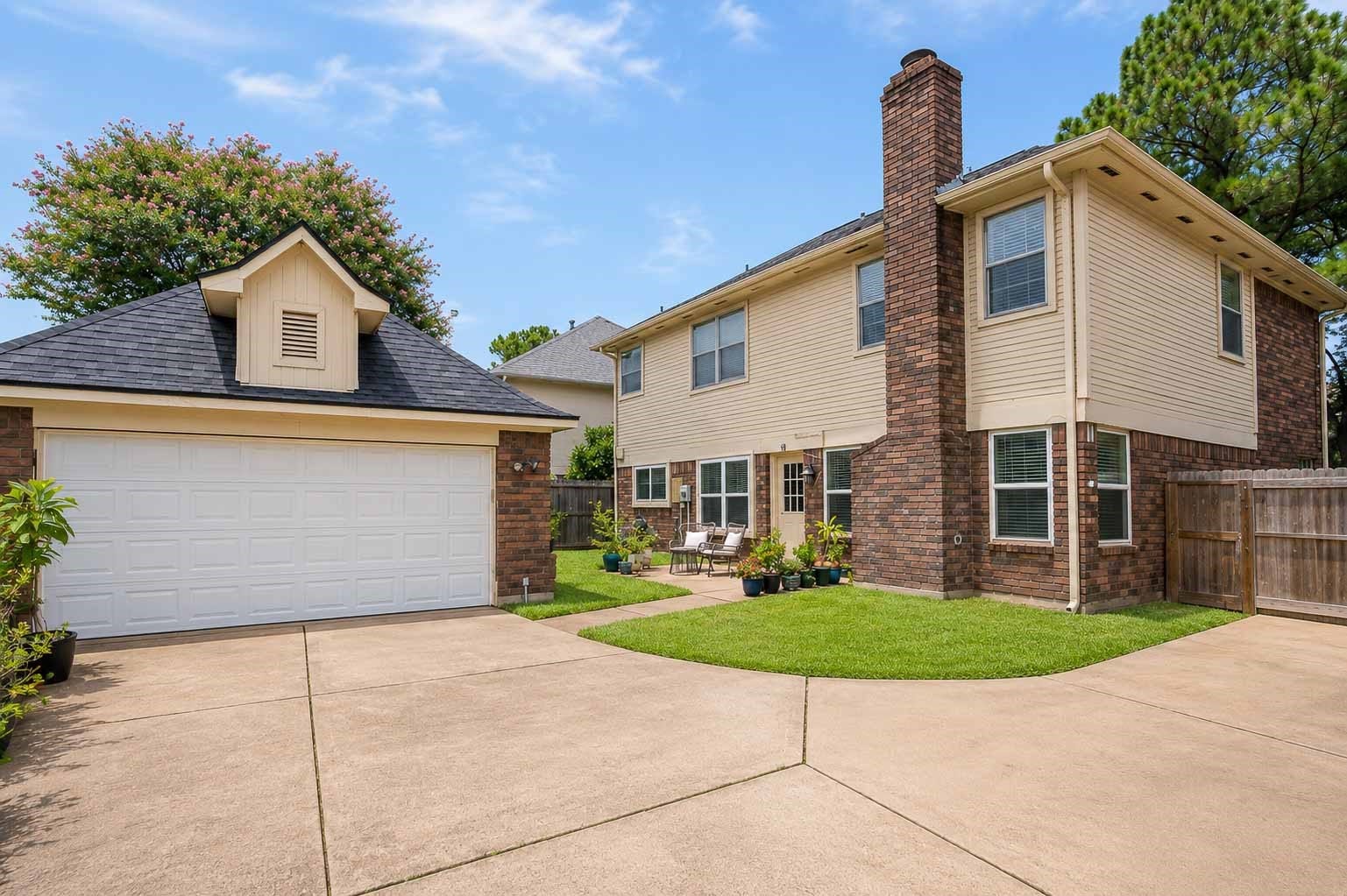 2306 Bent River Drive, Sugar Land, TX 77479 Backyard detached garage