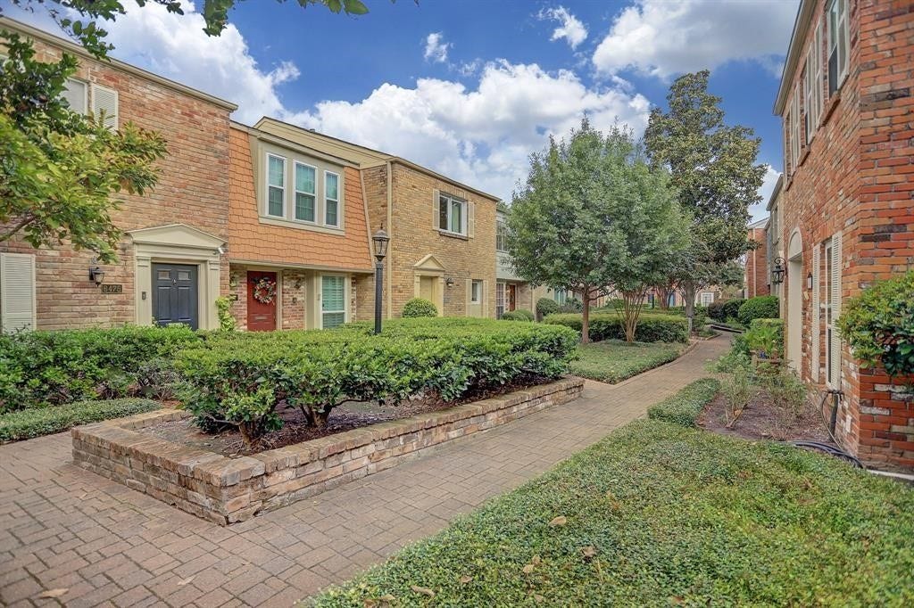 6471 Burgoyne Road, #31, Houston, TX 77057 6471 Burgoyne Road, #31, Houston, TX 77057