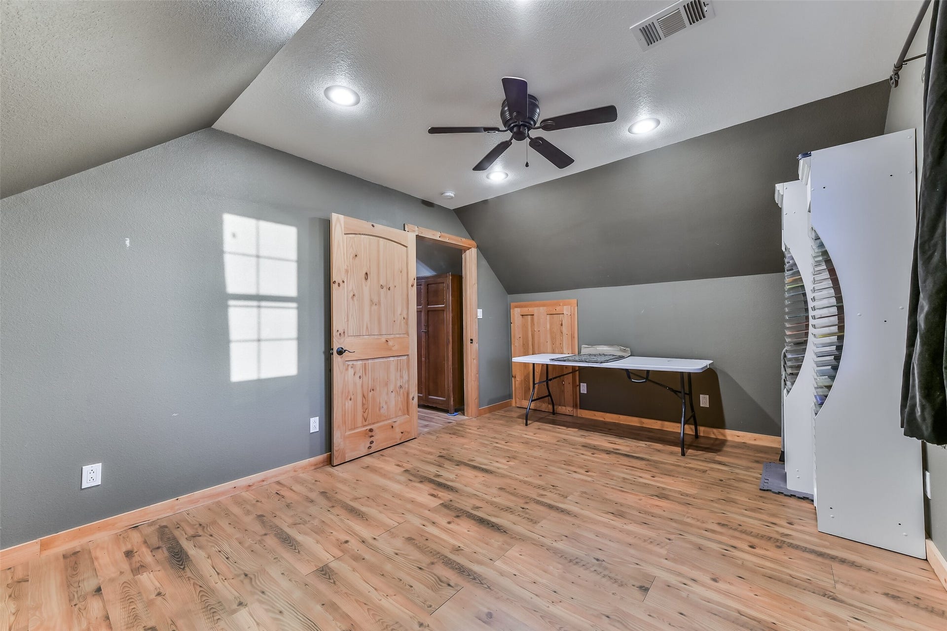 7703 Blimp Base Road, Hitchcock, TX 77563 Apt above the shop