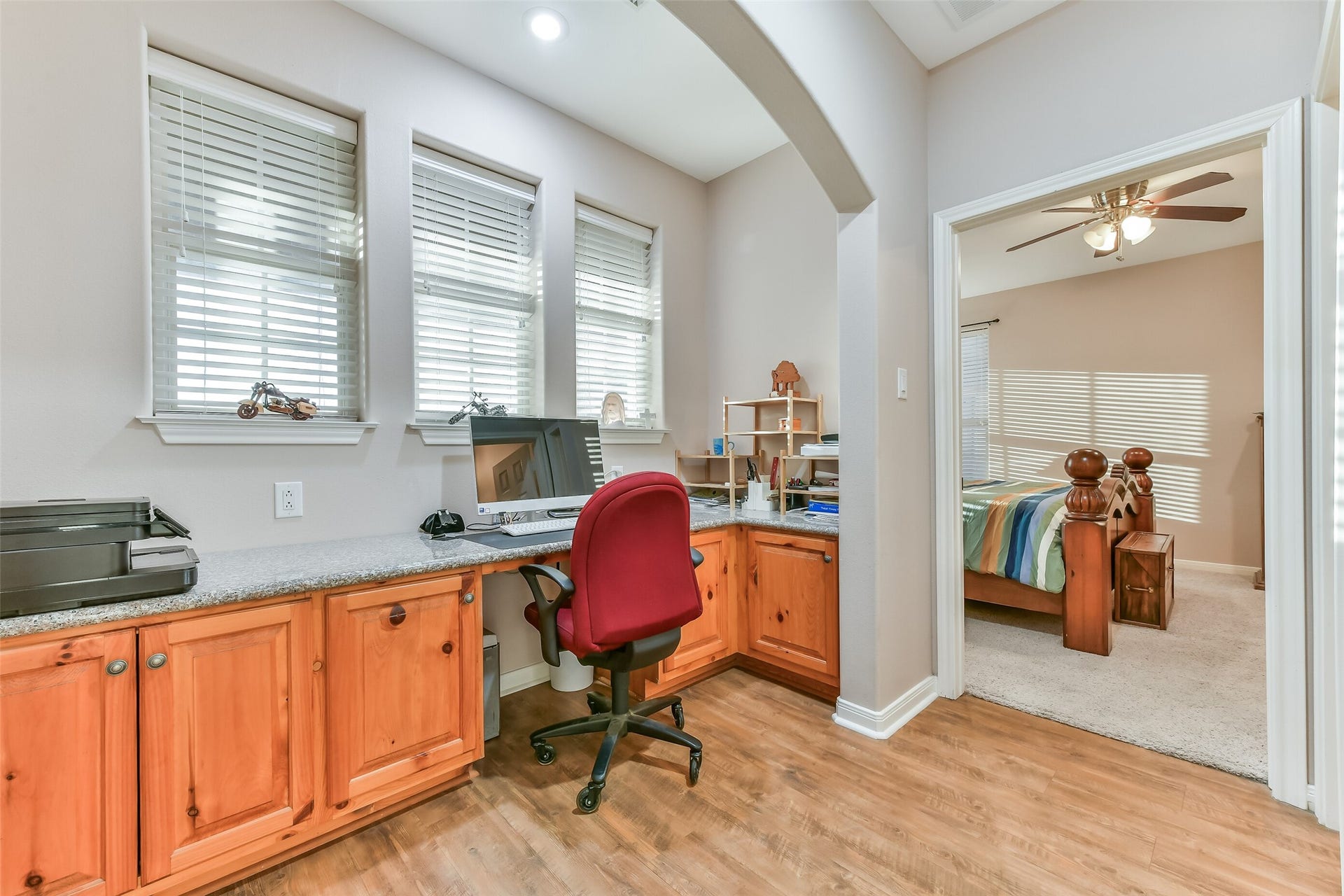 7703 Blimp Base Road, Hitchcock, TX 77563 Office by the kitchen