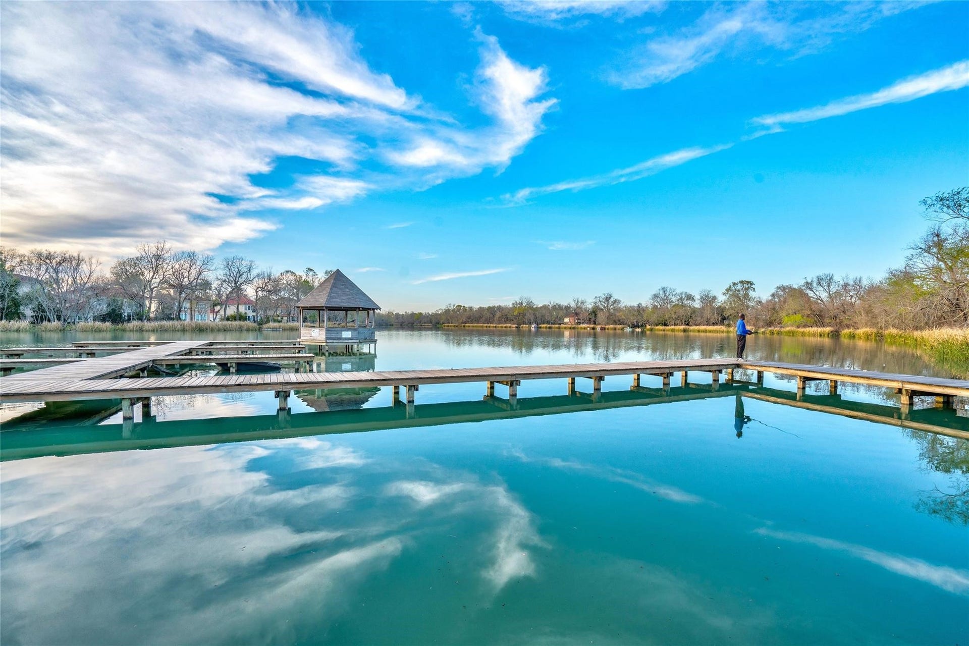 Community boat ramp providing convenient lake access near the clubhouse and pool entrance.