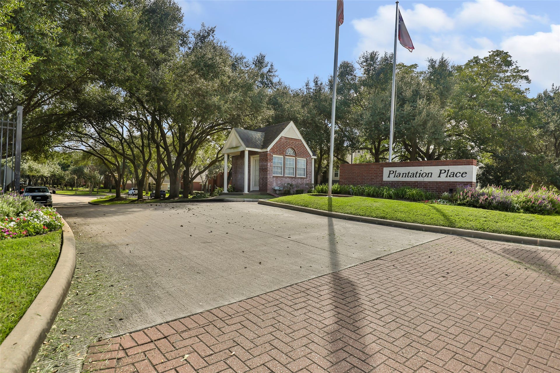 2007 Southern Place, Richmond, TX 77406 Plantation Place entrance
