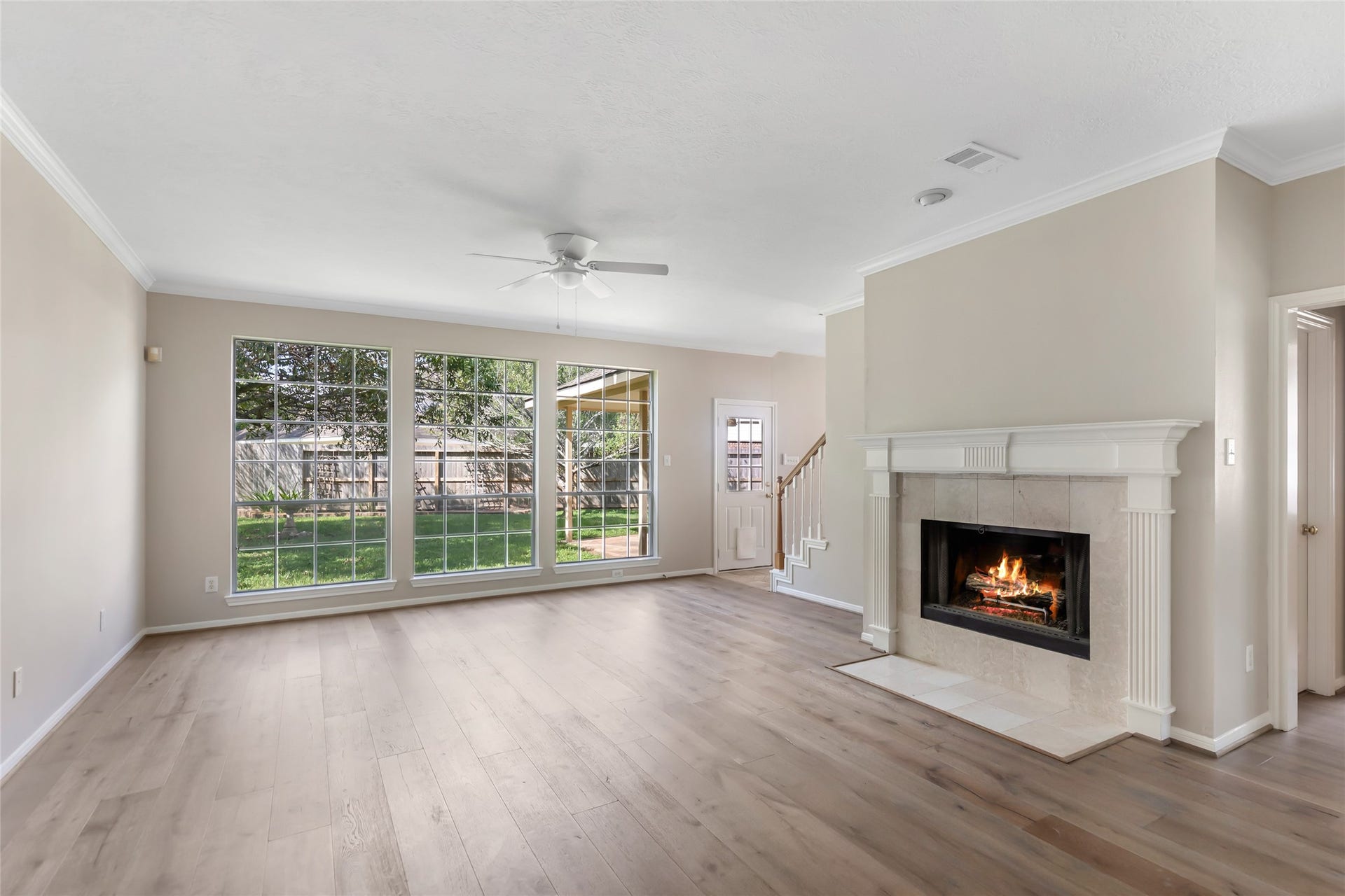 2007 Southern Place, Richmond, TX 77406 Flooring has just been updated to engineered wood flooring. Enjoy the gas log fireplace and large windows with lots of natural light sunlight.