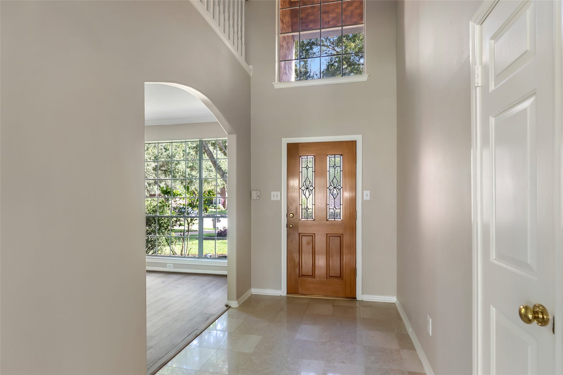 2007 Southern Place, Richmond, TX 77406 Welcoming entry and 2 story foyer