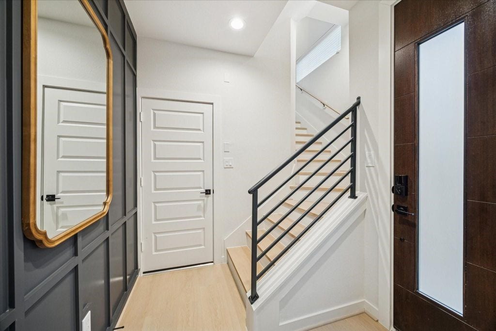 811 Thornton Road, #E, Houston, TX 77018