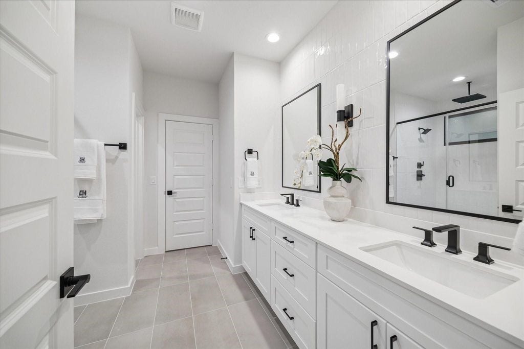 811 Thornton Road, #E, Houston, TX 77018