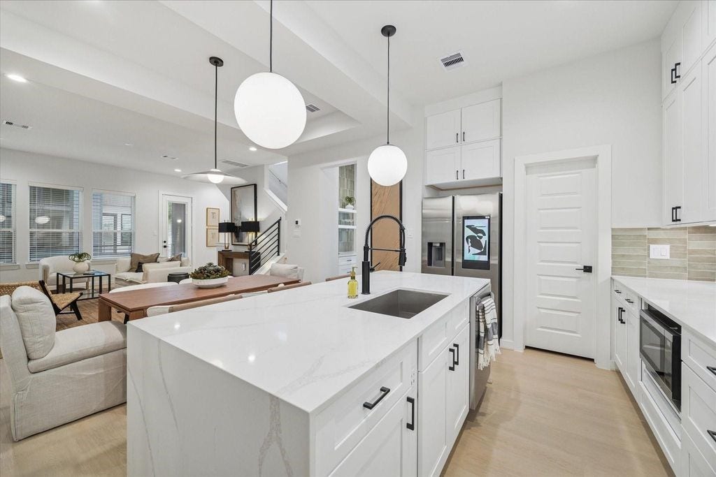 811 Thornton Road, #E, Houston, TX 77018