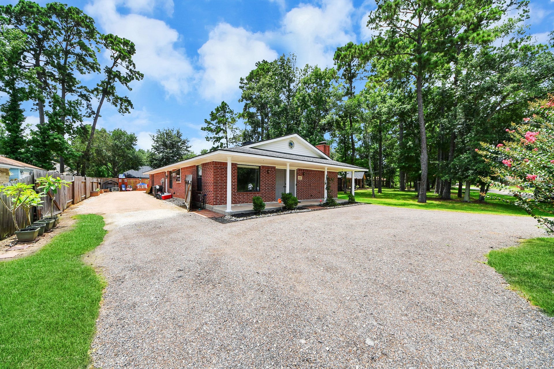 1419 Primrose Street, Conroe, TX 77385 1419 Primrose Street, Conroe, TX 77385