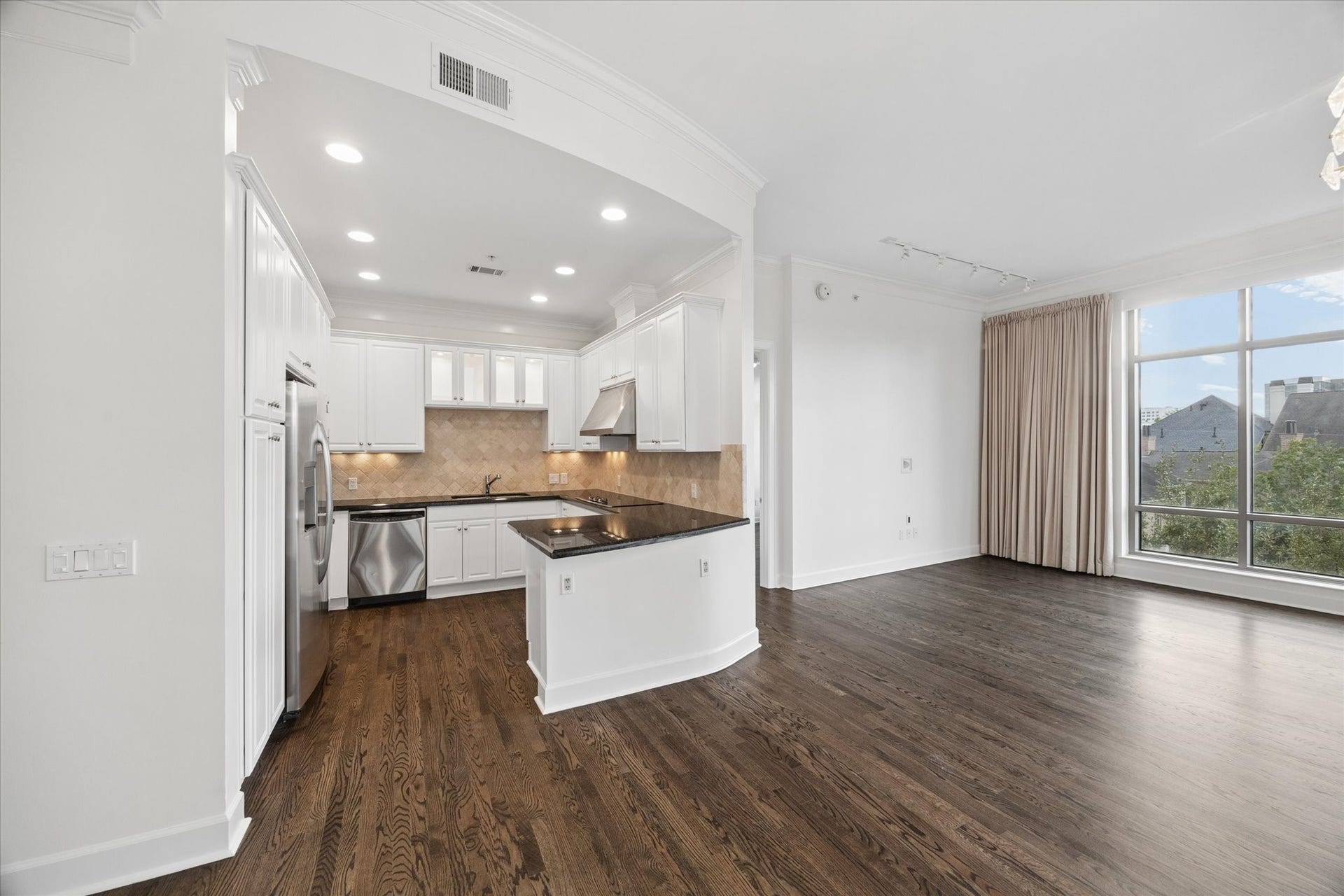 2211 Briarglen Drive, #508, Houston, TX 77027 2211 Briarglen Drive, #508, Houston, TX 77027