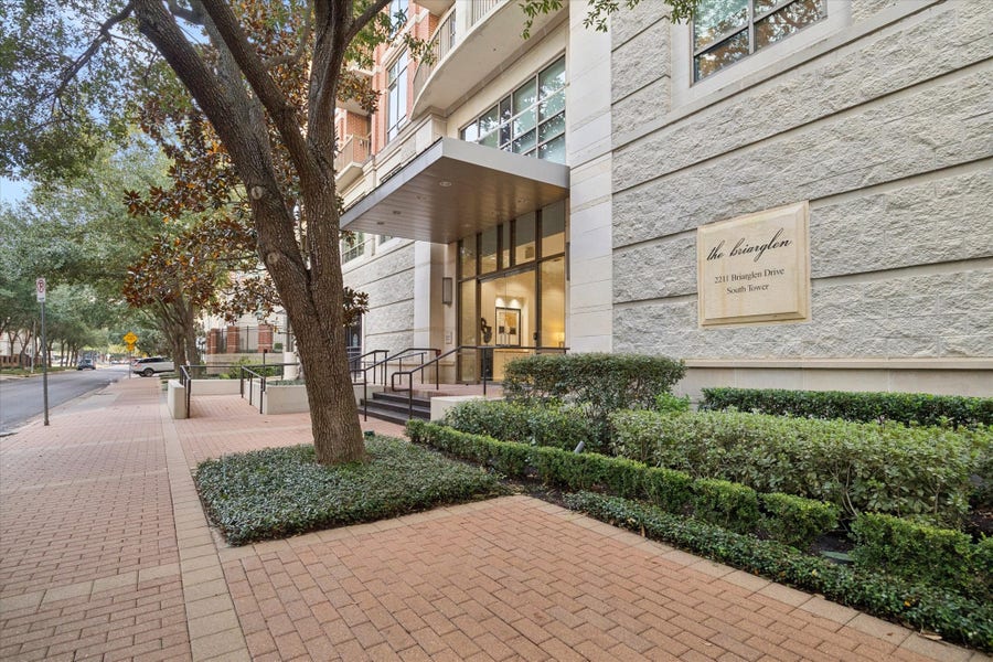 Property photo for 2211 Briarglen Drive, #508, Houston, TX