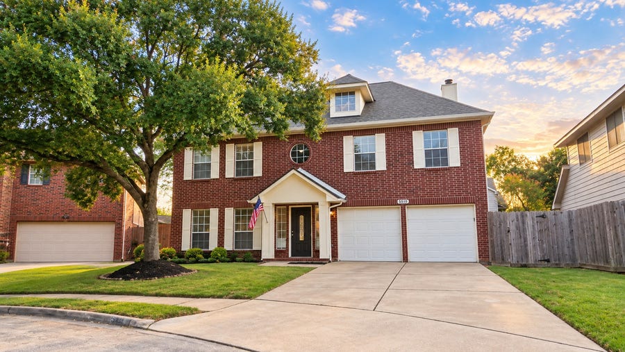 Property photo for 5911 Klamath Falls Court, Houston, TX