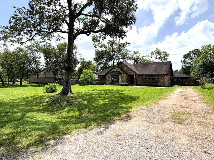Property photo for 2603 Brom Bones Boulevard, Pearland, TX