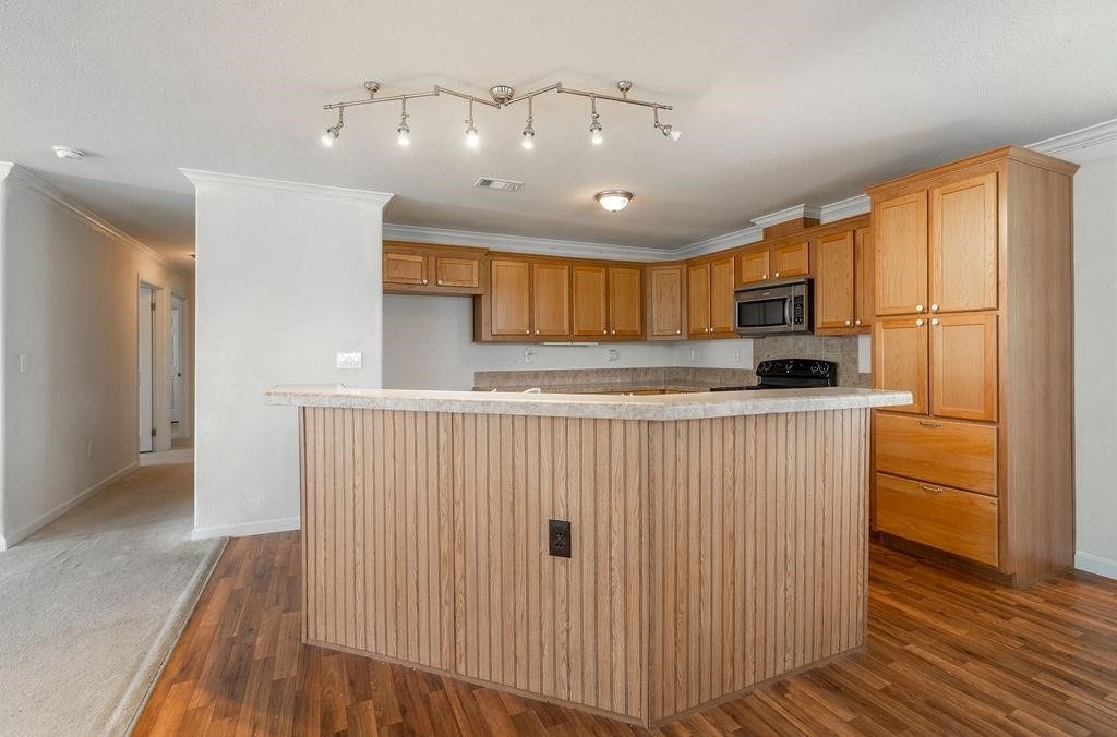 635 8th Street, San Leon, TX 77539 635 8th Street, San Leon, TX 77539